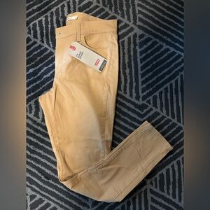 Levi's Women's Skinny Jeans in Tan